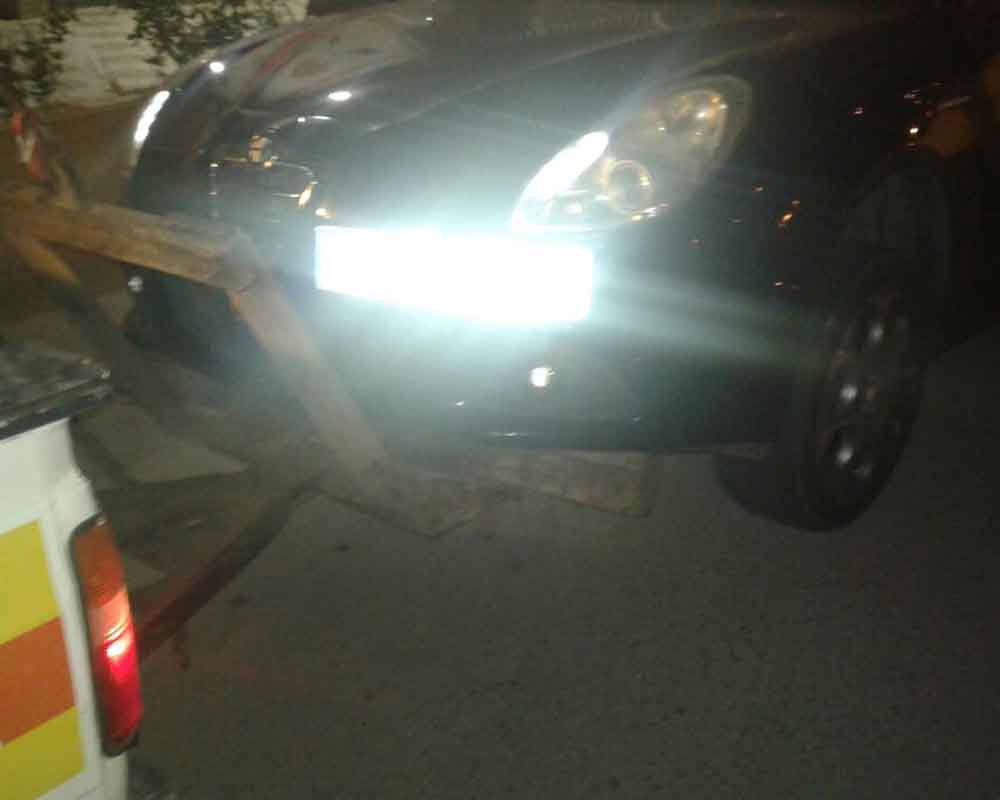 حمل خودرو مشتری عزیز در ابتدا جاده تهران به کرج 